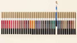 Un delineador de precisión recargable y un sacapuntas grabado son algunos de los productos que la marca de lujo francesa Hermès ha añadido a su oferta de maquillaje para ojos para el otoño de 2024