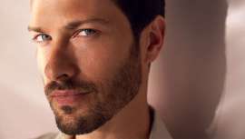 La estética masculina vive una auténtica revolución: cada vez más hombres recurren a tratamientos especializados para rejuvenecer y realzar sus rasgos sin comprometer su masculinidad