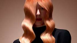 Rafael Bueno, director de Rafael Bueno Peluqueros en Málaga, es el único finalista español en la categoría Internacional de los Premios Contessa de Canadá, donde ha presentado su espectacular colección Amber Dusk