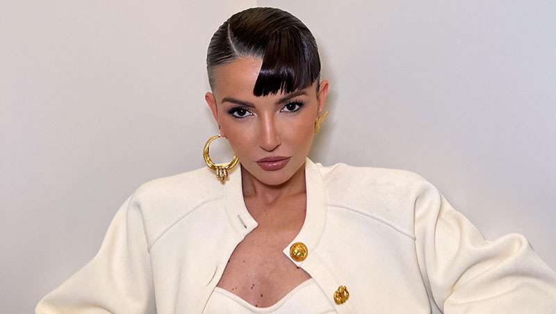 Las claves del look 90's de Alexandra Pereira para el desfile de Schiaparelli