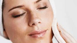 Descubre lo último en cuidado de la piel para este año y luce una dermis radiante con Secrets, la línea cosmética de vanguardia de Clínicas Barber