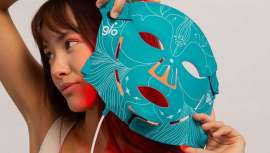 En solo 8 semanas semanas de uso, siguiendo el protocolo recomendado de 10 minutos/3 días por semana, se observa una reducción de las arrugas y una piel más firme, luminosa y tersa