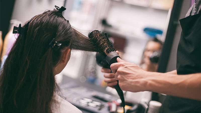 Las peluqueras vuelven a crecer con ms clientes y mayor gasto