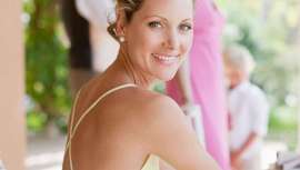 Se acercan meses donde los eventos son los grandes protagonistas de nuestros fines de semana. Bodas, bautizos o comuniones son celebraciones donde debemos acudir con nuestra mejor gala, incluyendo por supuesto, cara y cuerpo