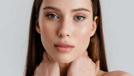 La Dra. Carlota Berenguer explica cómo la medicina estética actual se centra en la prevención y el cuidado progresivo de la piel, logrando resultados naturales y armoniosos