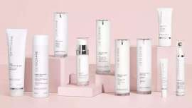 Teoxane revoluciona la dermocosmética con su innovador ácido hialurónico reticulado, diseñado para ofrecer una hidratación superior y fortalecer la piel