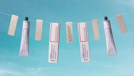 Davines revoluciona la coloración con The Present Time, su nueva línea demipermanente alcalina que combina innovación, sostenibilidad y resultados vibrantes para los salones profesionales