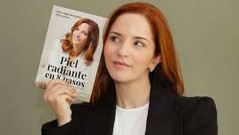 La Dra. Candy Hernández, experta en medicina estética y antiedad, publica Piel radiante en 8 pasos, la guía definitiva, editada por Oberon, para aprender sobre el cuidado de la piel y cómo convertirse en un auténtico experto del skincare