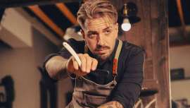 Para responder a esta duda nos hemos puesto en contacto con la marca para barberos profesionales referente en el sector, Beardburys, y su respuesta es un rotundo sí, abrir una barbería es un acierto