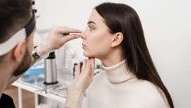 Cada vez más mujeres optan por revertir sus operaciones estéticas. ¿Estamos realmente abrazando lo natural o simplemente respondiendo a una nueva tendencia?