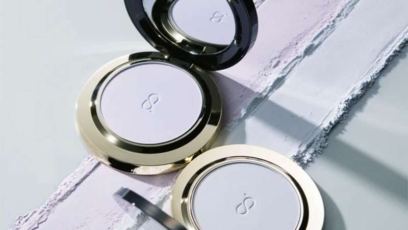 Suqqu lanza un nuevo compacto de maquillaje con resina reciclable Cristal One de Eastman