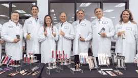 LOréal celebra 50 años de su planta de maquillaje en North Little Rock, Arkansas, reafirmando su compromiso con la industria estadounidense