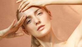 Desde cómo preparar la piel antes de viajar hasta qué productos incluir en el neceser según el destino, Cristina Galmiche revela sus secretos y productos imprescindibles para no descuidar el rostro en ningún momento del verano