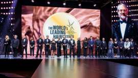 100 años de Intercoiffure Mondial: ¡una celebración de emociones, desfiles, amistad y visión de futuro! Casi 1000 peluqueros de primer nivel de 40 países se reunieron en Hamburgo para un mágico Congreso Mundial de tres días sobre arte capilar