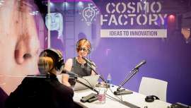 Este mes, CosmoFactory - de la idea a la innovación, el pódcast semanal producido por Cosmoprof Worldwide Bologna y presentado por la experta del sector Deanna Utroske, celebra su primer aniversario