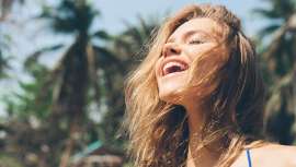 Antifrizz Beautifier de Eva Professional es mucho más que un maquillaje capilar. Embellece, protege del sol y elimina el encrespamiento en un solo gesto.