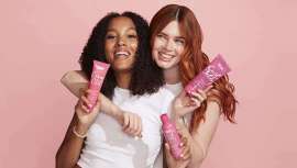 La marca británica introduce tres nuevos productos para su gama Curl Jelly, destacándose por su innovación y enfoque en el cuidado capilar vegano y de alto rendimiento