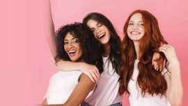 La marca es 100% vegana, cruelty free, y cuenta con envases de plástico reciclable