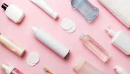 El sector alcanzó los 50.600 millones de dólares en ventas combinadas entre el canal masivo y el de prestigio, según Circana. Fragancias y cuidado capilar lideraron el crecimiento, mientras el maquillaje mostró un avance más contenido