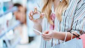 El fenómeno Recession Glam está ganando terreno y transformando el mercado global de la belleza y el cuidado personal, a medida que los consumidores se inclinan por rutinas de bajo mantenimiento y rentables