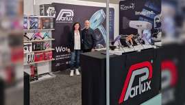 Parlux deslumbró en Cosmoprof North America 2025 (Las Vegas) con sus secadores más icónicos y la presentación mundial del nuevo Parlux Elysium®, que conquistó a los profesionales por su potencia y diseño Made in Italy