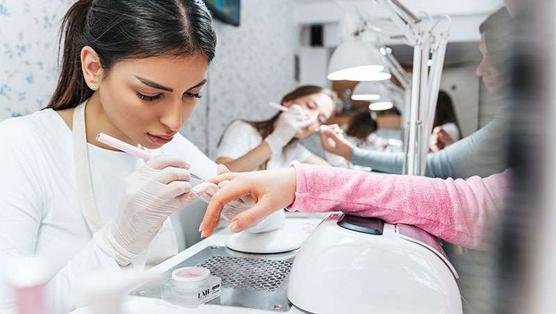 El negocio de las uas sigue creciendo