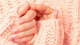 ¿El verano ha pasado factura a tus uñas? Tras la exposición al sol, el cloro y la sal, es momento de devolverles fuerza y vitalidad con cuidados específicos este otoño