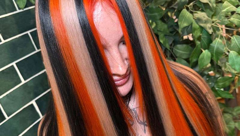 El cabello calic: la tendencia multicolor que imita el pelaje de los gatos tricolores