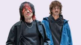 El Mullet y el Wolf Cut vuelven a escena con versiones que mezclan rebeldía, textura y moda. Cortes que reinterpretan la calle desde la pasarela