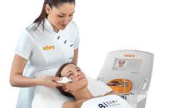 Combina diatermia capacitiva y resistiva con electroestimulación facial, ofreciendo una acción sinérgica sobre piel, dermis y musculatura de sostén