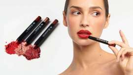 Luce uns lábios irresistíveis nestas festas com os novos tons de Hidracolors by Salerm Cosmetics