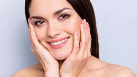 Los centros Nina Merli (Granada) presentan Instant Glow & Lift, su facial estrella para estas navidades, que aporta firmeza y luminosidad desde la primera sesión gracias a la combinación de LPG y cosmética avanzada Radiance Code