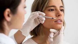 El auge de los rellenos faciales en 2025 confirma su papel clave en el rejuvenecimiento del rostro, ya sea con ácido hialurónico o mediante lipolifting con grasa propia, dos técnicas que buscan resultados naturales, firmes y duraderos