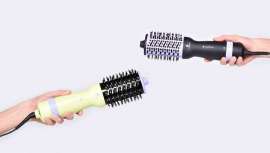 Perfect Beauty amplia seu portfólio profissional com One Full 3 em 1 • Pocket, uma escova secadora compacta e versátil que combina secagem, escovação e alisamento em um único gesto, ideal para viajar sem abrir mão de um acabamento profission