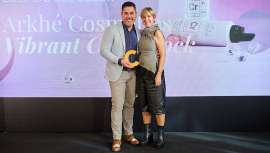 Arkhé Cosmetics gana el Premio Clara Belleza 2025 a Mejor Lanzamiento de Cuidado del Color con 'Vibrant Color Lock'