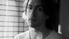 Àngel Viler lleva una larga trayectoria en el mundo de la moda. Especialista en novias, ahora ha creado un nuevo concepto de asesoría estética donde es posible encontrar el mejor asesoramiento sobre cualquier tema relacionado con la boda