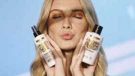 Una línea diseñada para preservar la salud y el brillo del cabello durante la exposición solar