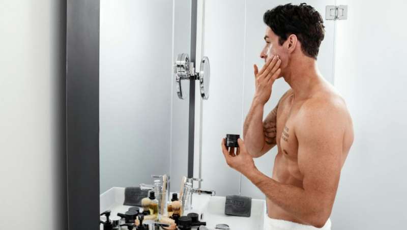 Qué activos evitar y cuáles elegir tras el afeitado para cuidar la piel masculina