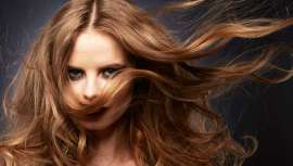 La caída de cabello puede estar motivada por innumerables causas pero es posible solucionarlo con tratamiento médico o, en casos extremos, mediante una operación de transplante de cabello