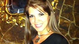 Shirley Marín es la propietaria de la peluquería Unyozi. Pese a su juventud, tiene una amplia experiencia en diferentes países donde ha ido perfeccionando su técnica, que ahora ofrece a sus clientes