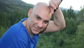 Hijo del fundador de los centros de belleza Florent Suárez, José tiene una amplia experiencia en la formación de profesionales y ha colaborado en muchas producciones para televisión y prensa