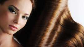 Este oligoelemento es indispensable para el crecimiento del cabello y la piel. El déficit de zinc ocasiona que el cabello quede sin brillo, seco y quebradizo, pudiendo incluso derivar en una alopecia