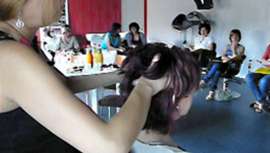 Basado en la técnica hindú Shirochampi, PAHI Barcelona presenta su Ritual de Bienvenida Capilar en el Salón de Peluquería: un masaje milenario que nos llega de Oriente para preparar mejor los protocolos de los tratamientos posteriores