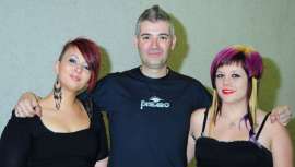 Siempre piensa en positivo, y esa positividad la transmite a sus clientes. Nacho Fernández, que se formó profesionalmente en Cebado, Llongueras y Pivot Point, dirige actualmente la peluquería Passaro-Presstige de Castellón