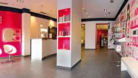 La firma de salones de peluquería contará al final de septiembre con cuarenta establecimientos en España, tras las aperturas previstas para las próximas semanas