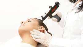 Tratamiento dirigido a personas que sufren de debilitamiento del cabello o caída moderada o grave, pero que aún conservan los bulbos pilosos, es decir, que aún tienen las raíces del cabello para que puedan ser revitalizadas y crecer de forma normal