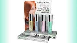 Nueva gama de productos que mejora la salud y la longevidad del cabello, obteniendo una fibra capilar regenerada de aspecto joven, sano y brillante