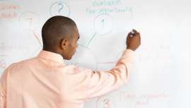 El concepto moderno de marketing invierte la lógica del concepto ventas, siendo su idea central que la producción tiene que partir de las necesidades de los clientes actuales o potenciales de la empresa