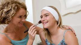 Un reciente estudio muestra que el maquillaje eleva la autoestima y el ánimo de las argentinas