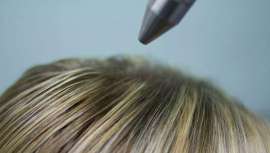 Gracias a los activos seleccionados para el tratamiento B.E.T. es posible mejorar notablemente la calidad del cabello y estimular la producción natural del colágeno, contrarrestando el efecto de los radicales libres, responsables del envejecimiento